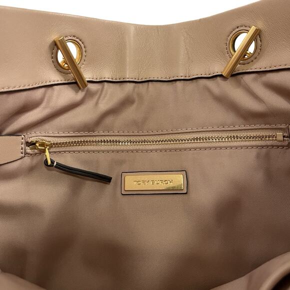 Tory Burch Fleming Quilted Large Soft Leather Tote Bag in Pale Pink Chain Straps - Picture 10 of 16